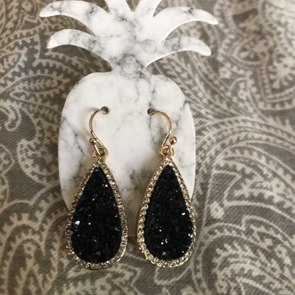 Jewelry - Black druzy earrings gorgeous with gold backing